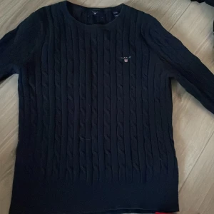 Kabel stickad gant  - Jätte fint skick🌸