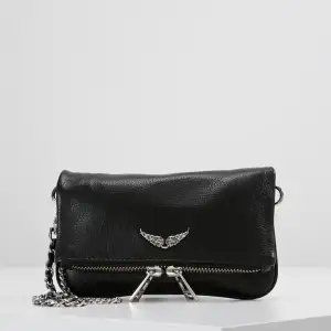 I want to sell my Zadig & Voltaire bag since I want to buy another one 💕 The bag was only used a few times and is in a pretty good condition. I still have the two straps and the dustbag. I would like to sell the bag for 2000 kr but we can also discuss the price. If you want to see more pictures or you have any questions just write me 🤍