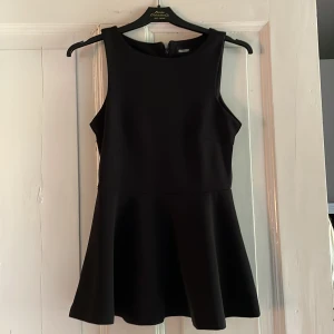 linne från bubbleroom i Stl XS - Sitter jätte bra och knappt använd, inget sönder.