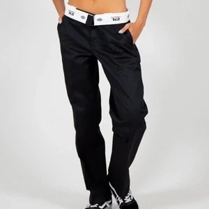 DICKIES 874 WORKPANT - Endast använda en gång! Inte riktigt min stil så därför säljer jag dessa vidare. Storlek 28/30 köpare står för frakt 💕