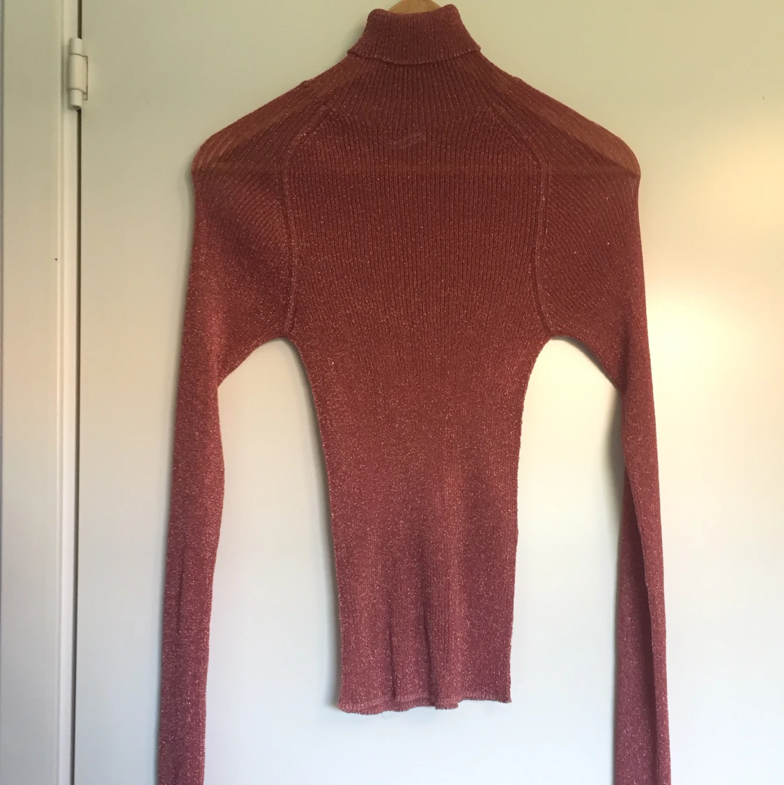 Glittrig polo från Acne - 91