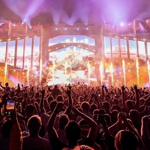 Summerburst biljett - Säljer pga jag ej kan gå. Halva priset så säljer för 600 :)) vid snabb för 500