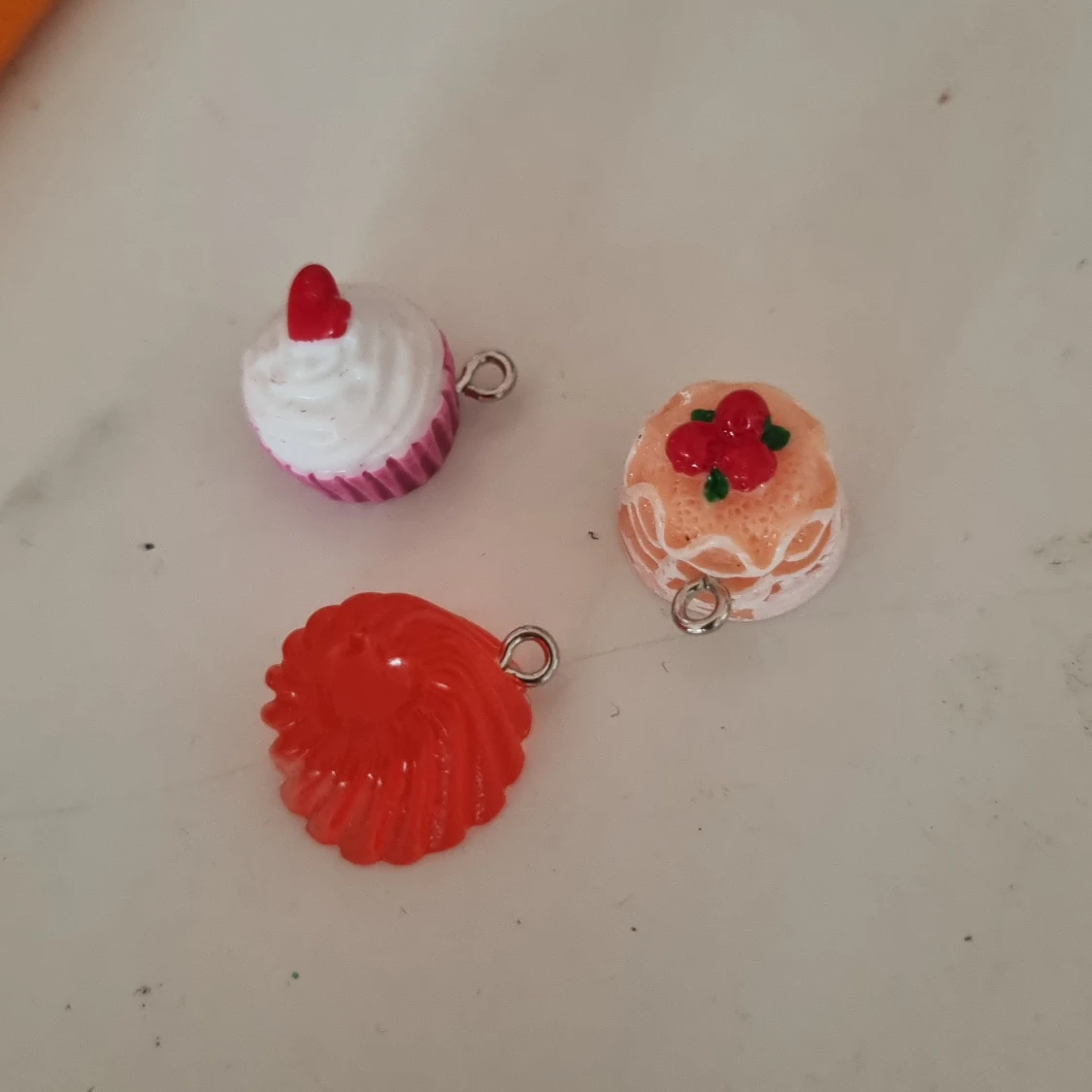 tre olika slags tårtor 