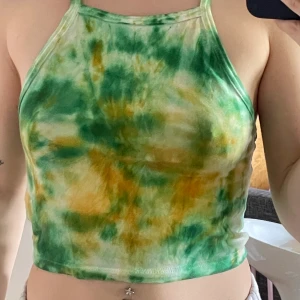 Topp från hm - Topp från h&m som jag har färgat själv 💗