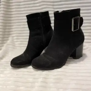 Svarta ankel boots från XIT i storlek 36!💕