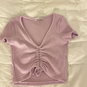 Topp - Lila topp från pull&bear i stl S