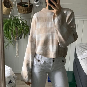 Tröja - Rutig tröja från ginatricot💖