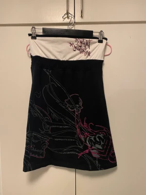 Bandeau-topp - Snygg bandeau-topp från metal midisha, köpt second hand men knappt använd och i bra skick. Den är lite längre och är som en tunika :p 💖