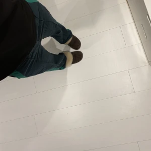 Kostymbyxor - Säljer ett par gröna kostymbyxor💗