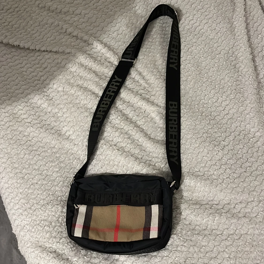 Burberry väska - 90