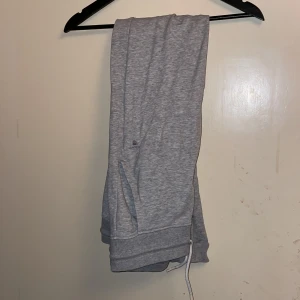 Gant strl 176 mjukbyxor - Gant mjukisar strl 176(passar S) Fint skick  