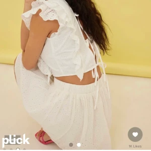Student klänning - Säljer min jätte fina student outfit, en super fin topp och kjol! 