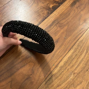 Glitter Diadem  - 70kr köparen står för frakten och potens slarv 