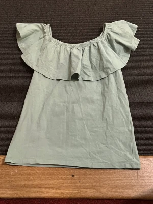 Sommar tröjor - Två tröjor jag aldrig har använt