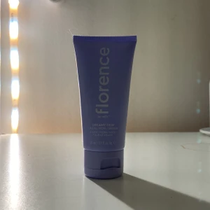 Florence - Hej! Jag säljer en Florence moiztriser! anledningen till att jag säljer den är för att jag använder en annan nu🙂 luktar gott och fräscht☺️