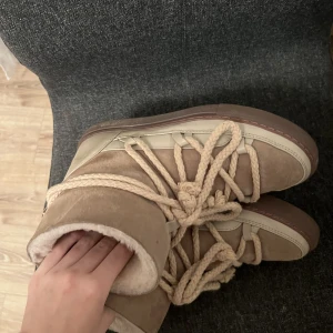 Inuikii skor - säljer mina fina inuikii då jag har ett par andra jag använder mycket mer. Dom är inte alls slitna och håller flera vintrar framöver. nypris 2600