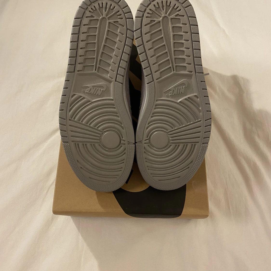 Jordan 1 High Zoom CMFT (W) ”Metallic Silver” - 91