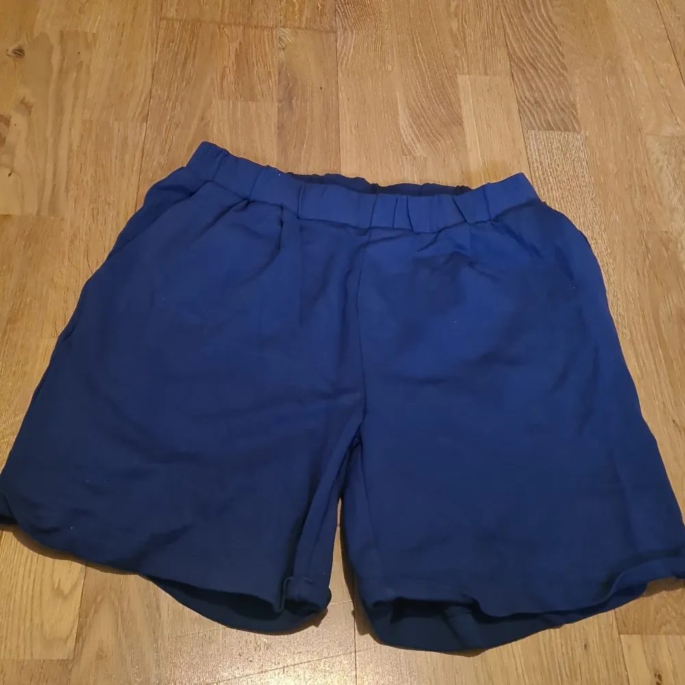 Mjuka och tunna shorts från lager 157. Shorts.