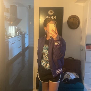 Snygg jacka - Lila pickerington jacka stl m