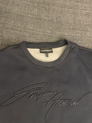 Emporio Armani tröja - Knappt använd