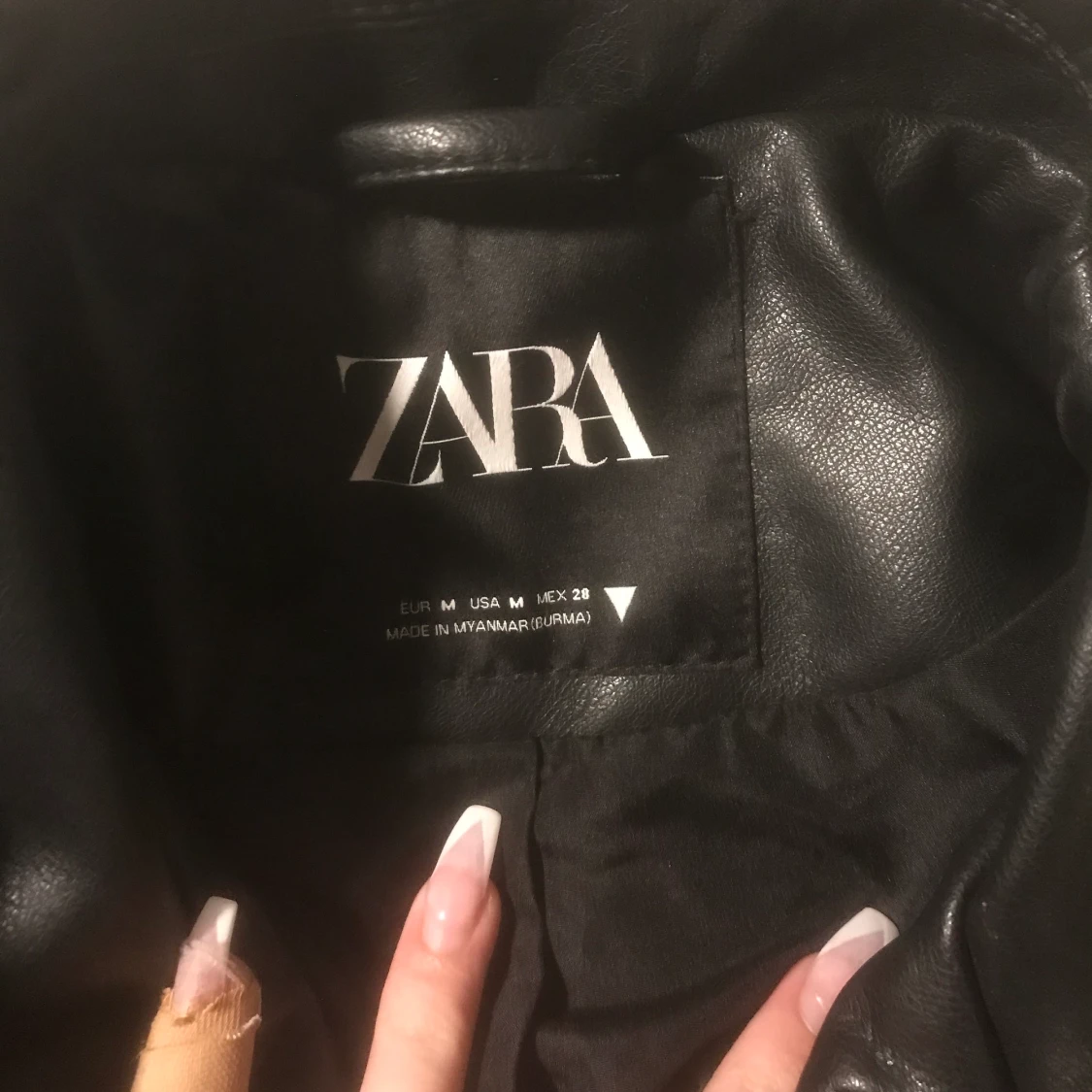 Skinjacka ZARA storlek M - 90