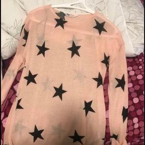 Stick tröja 158/164  - Jag säljer stick tröja. Stolek 158/164. Den helt ny. Den inte använd den superfint sick. Kommer inte till användning så bättre sälja den. Frakt står köper för själv: 