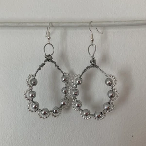 Silverörhängen - silverörhängen i ”blom” modell