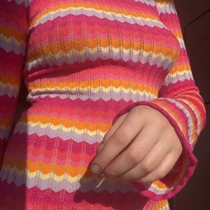 Bershka klänning - Intressekoll på denna klänning som är slutsåld. Hör av dig om du är intresserad av att köpa🥰