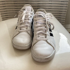 Adidas skor  - Adidas skor använda 10-15 gånger