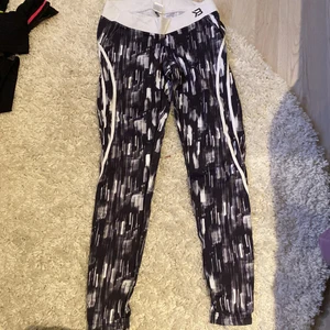 Träningstights från better bodies - Använda ett fåtal gånger. Stretchiga. Gott skick. 