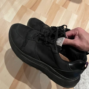 Eytys jet turbo 42 - Fina Eytys sneakers i str 42. Använda men har mer att ge! 