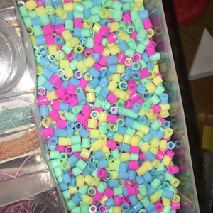  🎉Party Mix 🎉 - En fin party mix och 2 skopor för 8kr och  1 skopa för 4 kr och man får också lite extra pälor  🤗🎉🎉🤍💙💜💖🙃 och man får med en liten extra 😊