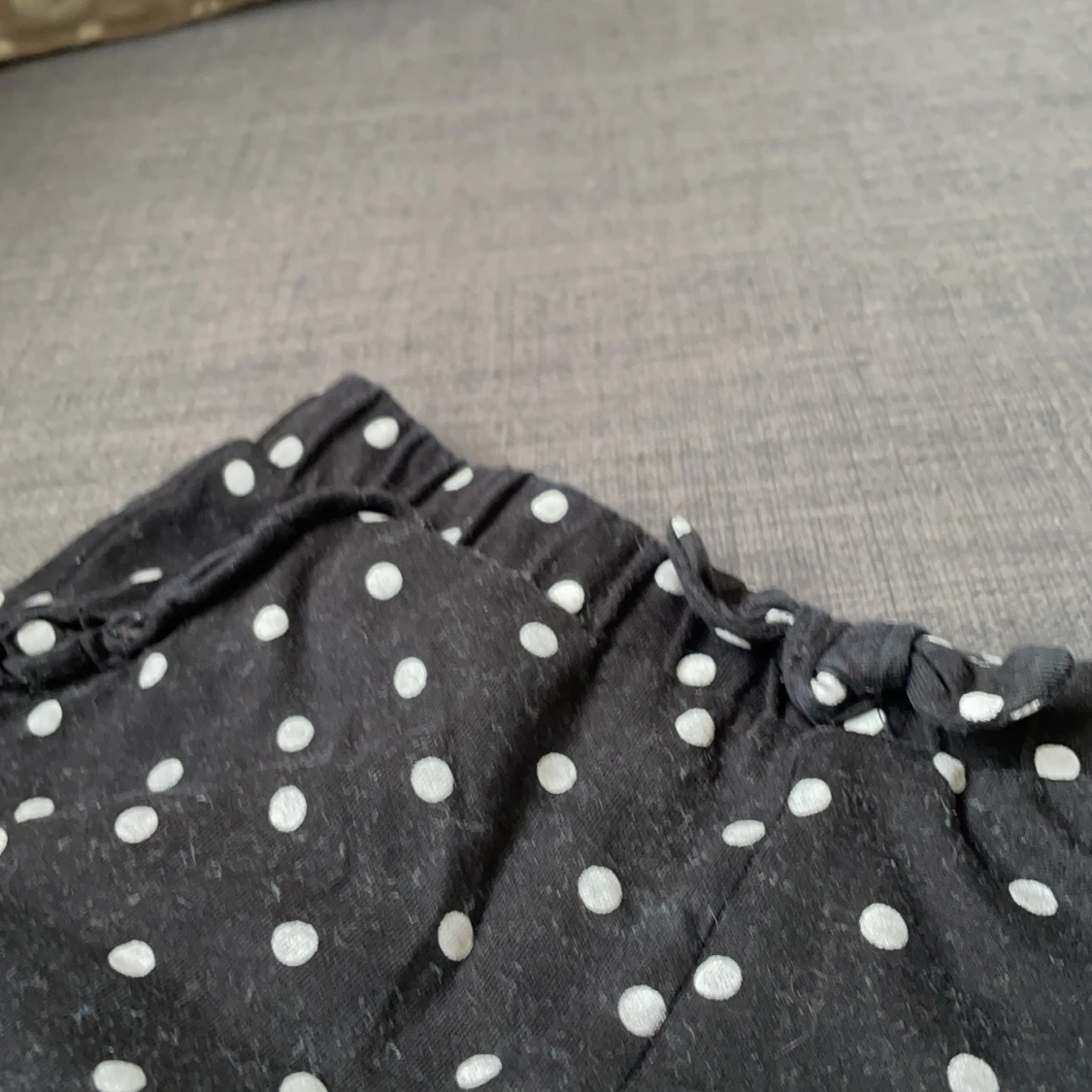 Svart prickar shorts 🩳  - 91