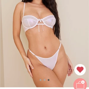 Bh och Trosor - Säljer den här trosorna och bh-n som jag glömt skicka tillbaka, från Nelly helt oanvända prislapp kvar, både bh och trosorna är i storlek S