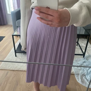 Plisserad kjol💜 - Superfin kjol som jag inte får användning för💜