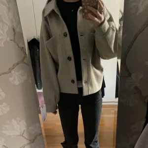 NAKD KAPPA - säljer denna skit snygga kappa från NAKD då jag inte använder den längre! ny pris 879kr 