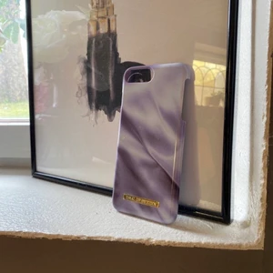 Lila ideal of sweden skal - Säljer detta då det tyvärr är i fel storlek för min mobil. Inte använt alls. Har en jätteliten defekt som är vit men som inte synd om man inte kollar noga. Passar för iPhone 8/7/6/6S PLUS (notera att den då inte funkar för den vanliga iPhone 8)