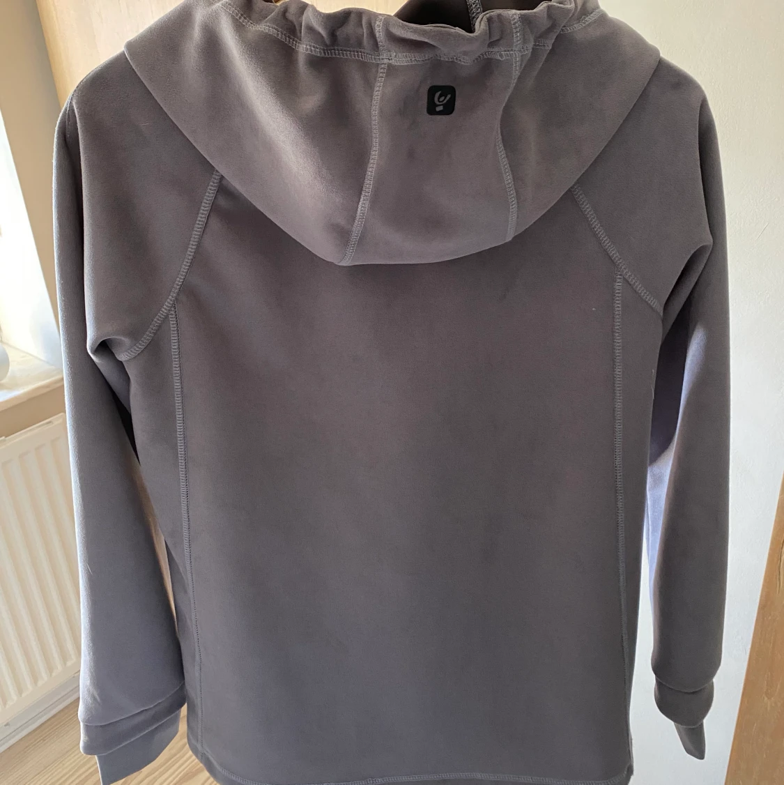 Grå zip-up tröja - 91