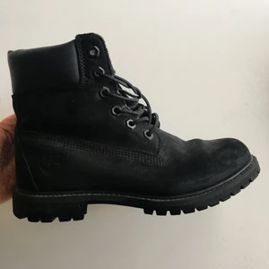 Timberland kängor svarta strl 38 - Knappt använda, i gott skick.