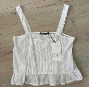 zar topp - vit topp från zara i storlek s 😍