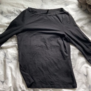 Vero Moda tröja - Skit snygg vero Moda tröja, ärmarna slutar vid armbågen