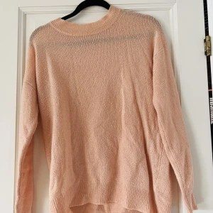 Rosa tjocktröja  - Mysig tjocktröja i rosa från lager 157, stlk S. Är i gott skick! 💞