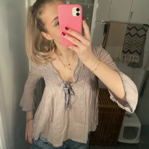 Odd Molly blus - Tryck på köp nu för gratis frakt! Säljer denna söta blusen ifrån odd Molly eftersom den tyvärr inte kommer till användning💕