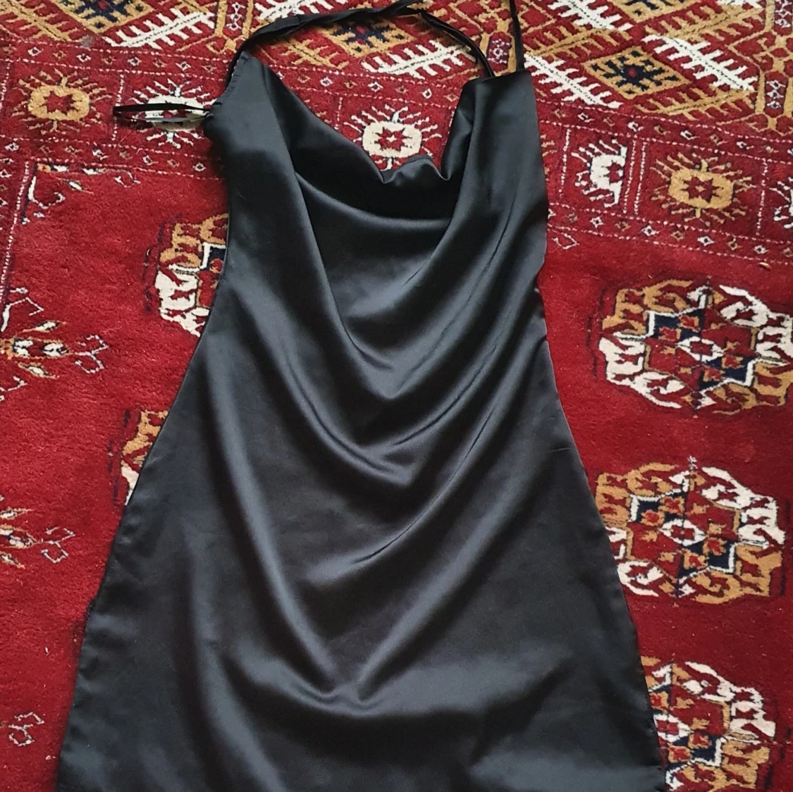 Super fin satin klänning