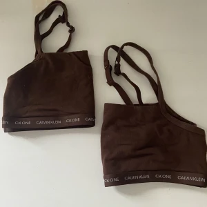 Bh Calvin Klein - Säljer båda tillsammans för 120 kr. Storlek M, frakt tillkommer 💕
