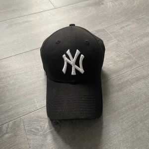Keps - Keps från New Era, använd fåtal gånger💕