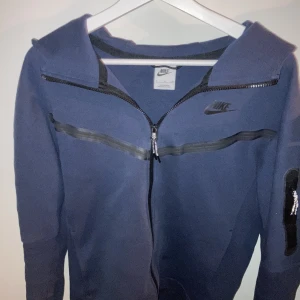 Nike tech fleece - Nike tech fleece nyskick, storlek s inga skador på tröjan.