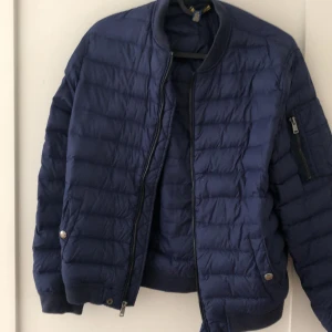 Skit snygg jacka från polo - Jag Harald säljer min coola jacka från polo aldrig använd 😊