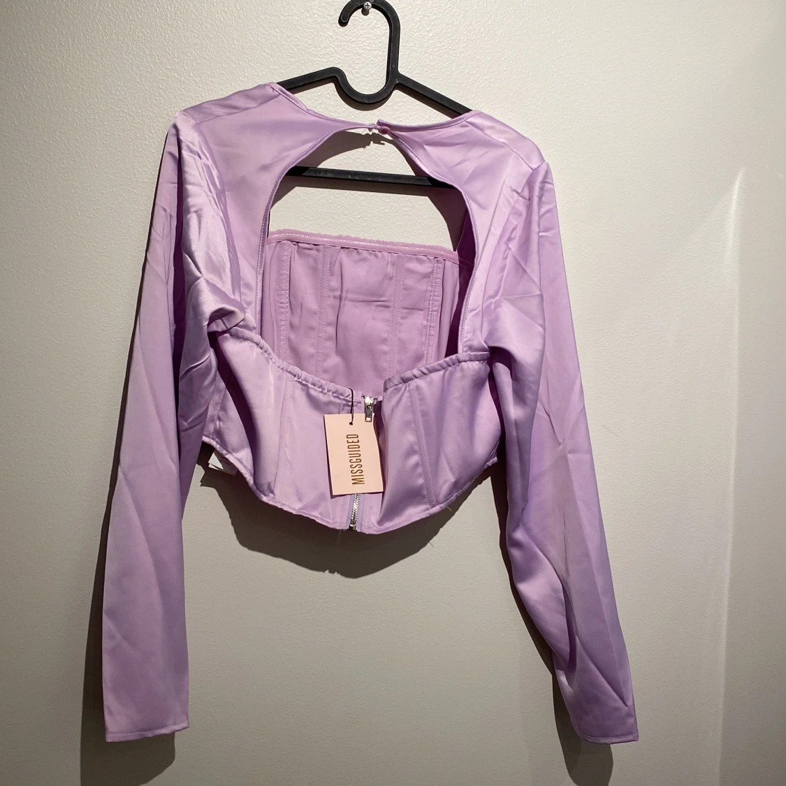 Lila topp med öppen rygg - 91