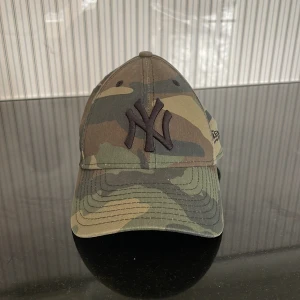 New Era keps - Knappt använd 9Forty keps, stl ”Youth”